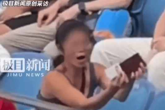 爱游戏网页版关于今夜法国杯传出新动向，门兴格拉德巴赫更衣室发声，管理层表态——赛场秩序良好，数据趋势出现新变化的信息