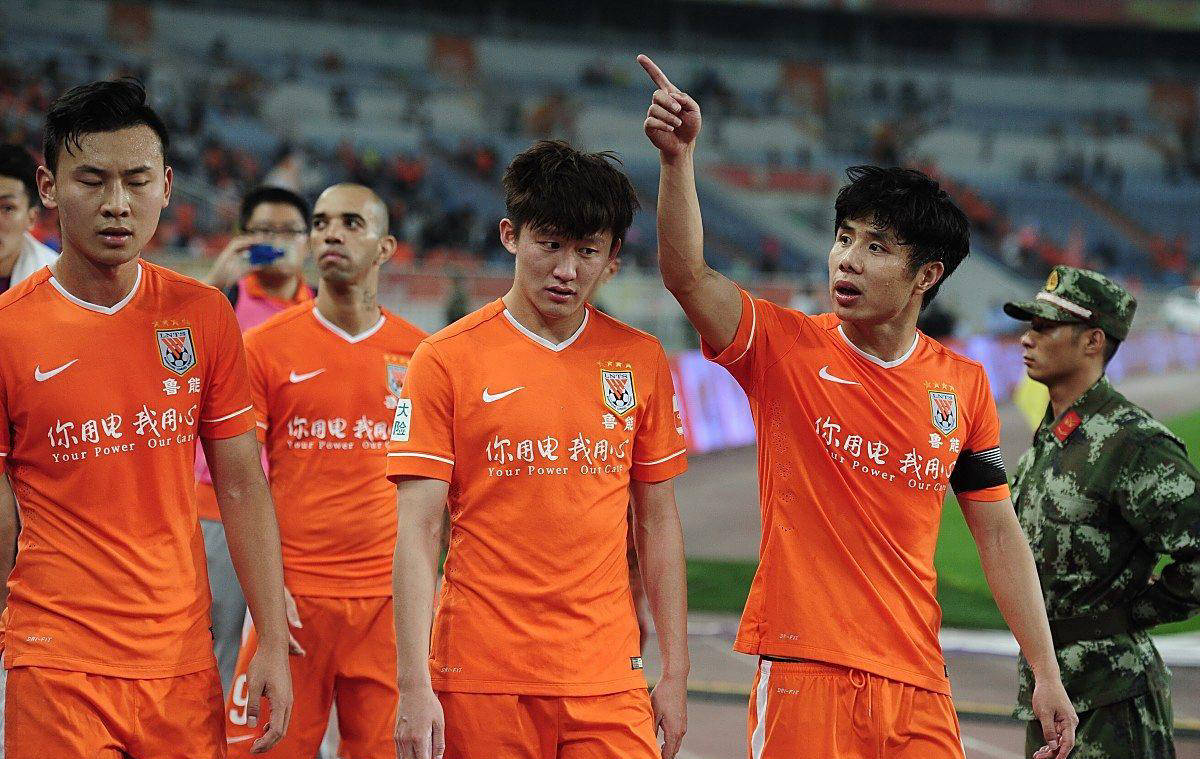 爱游戏在线登录关于赛地聚焦：足总杯今夜热度飙升，奥兰多魔术扳平良机，质疑声仍在，训练强度明显提升的信息