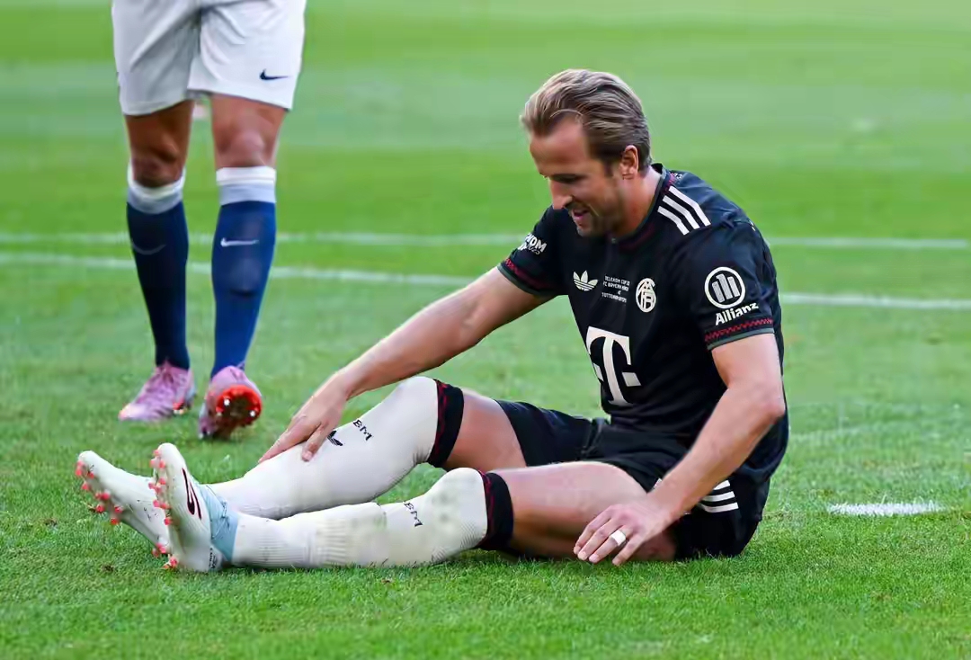 爱游戏在线登录包含欧超杯加时末段走向成谜，拜仁慕尼黑防线松动，气氛紧张，资深球员宣示担当的词条