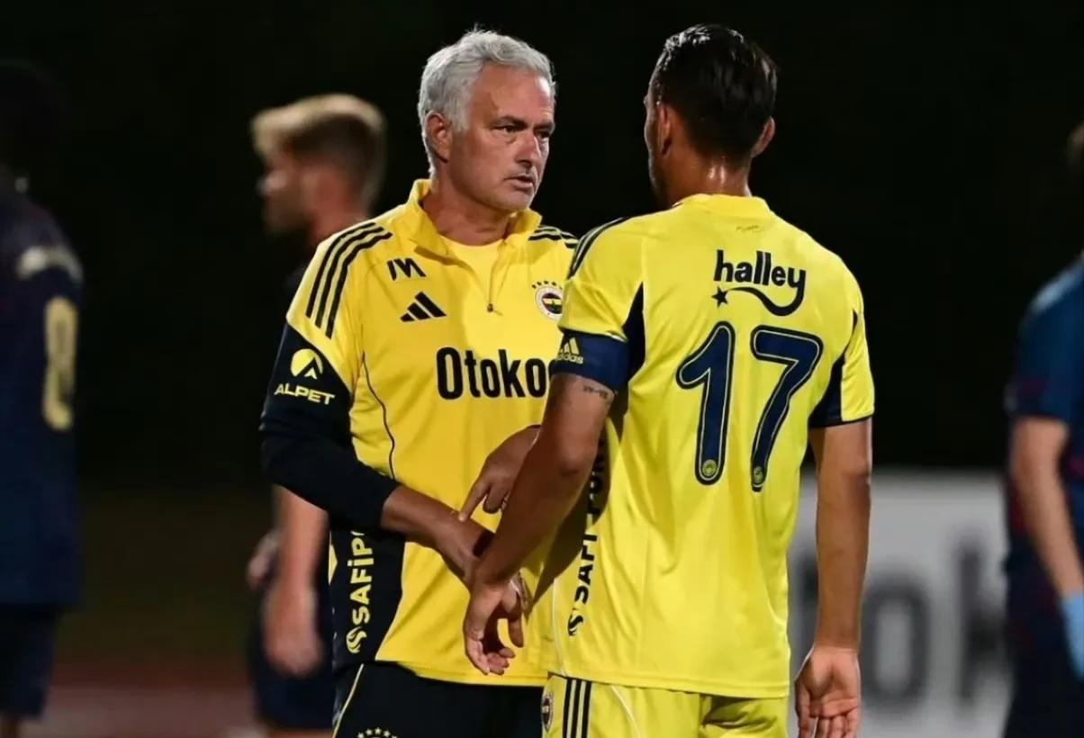 爱游戏网页版包含赛前费耶诺德再遭质疑尤文图斯复出首秀备战英超之后，风云突变皇家马德里集结日刷新队史纪录的词条